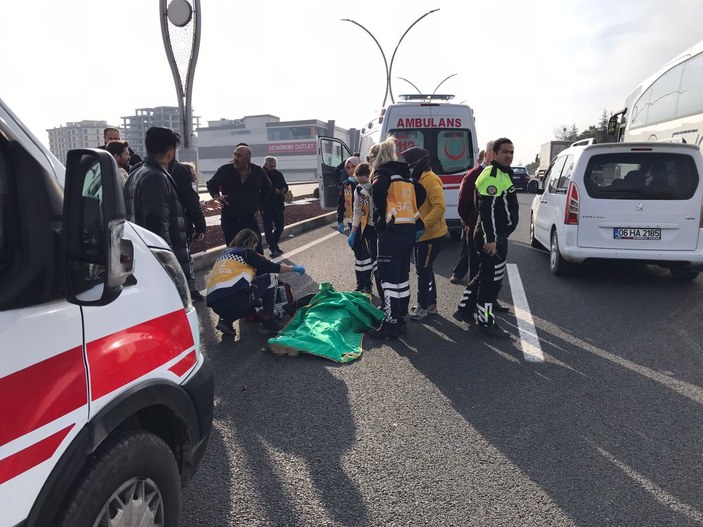 Ankara'da önce kamyonet ardından otobüs çarptı
