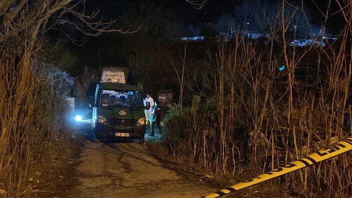Eyüpsultan'da otomobil alev alev yandı: 1’i polis 2 kişi hayatını kaybetti