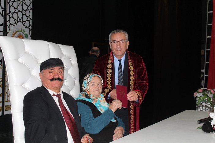 Sinop'taki huzurevinde tanışan yaşlı çift dünyaevine girdi