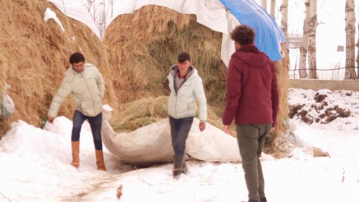 Hakkari'de halkın zorlu kış mücadelesi başladı
