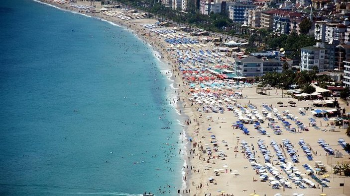 Antalya'ya 11 ayda hava yoluyla 13 milyon turist geldi