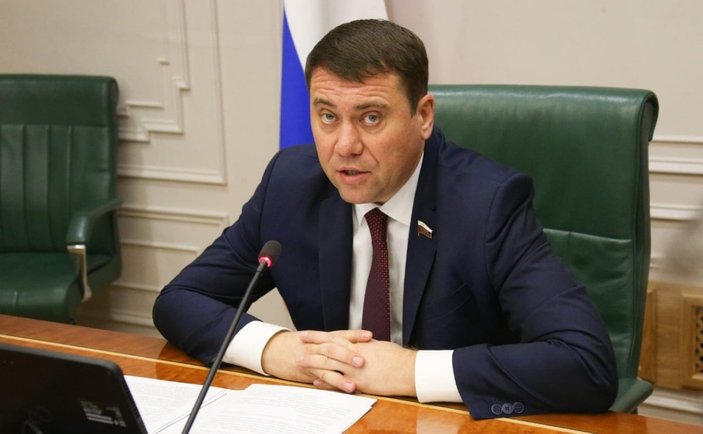 Rus Senatör Abramov: Tavan fiyatın Avrupa için korkunç sonuçları olacak