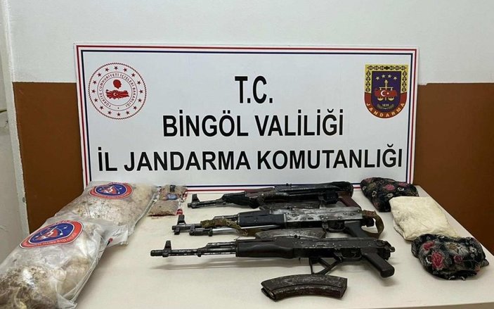Bingöl'de teröristlere ait patlayıcı madde ele geçirildi