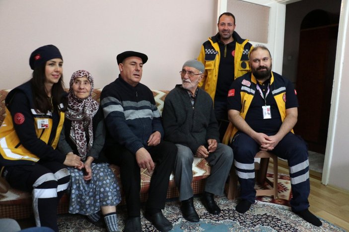 Eskişehir'de 3 buçuk dakikada gelen sağlık ekipleri, hayata döndürdü