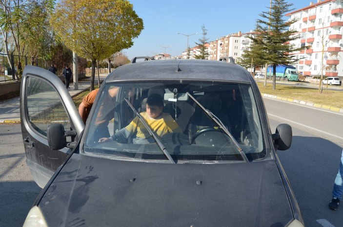 Aksaray'daki minik sürücü polislere yakalandı