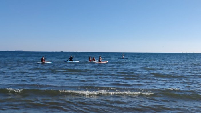 Antalyalılar balık tutmak için sahile koştu