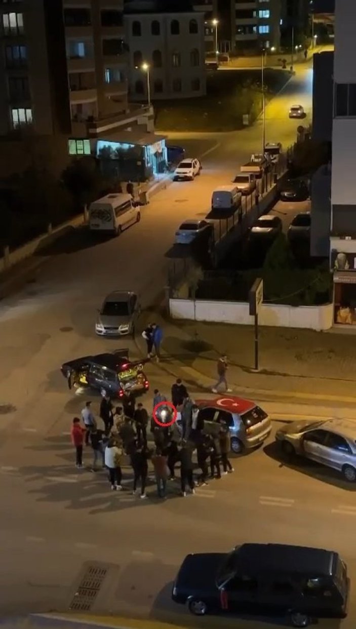 Bursa'da asker konvoyunda otomatik silahla havaya ateş açtılar