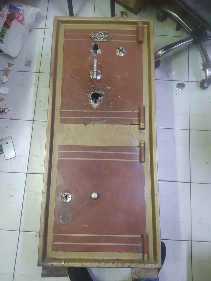 Diyarbakır’da, telefoncunun duvarını ve çelik kasayı delen hırsızlar yakalandı