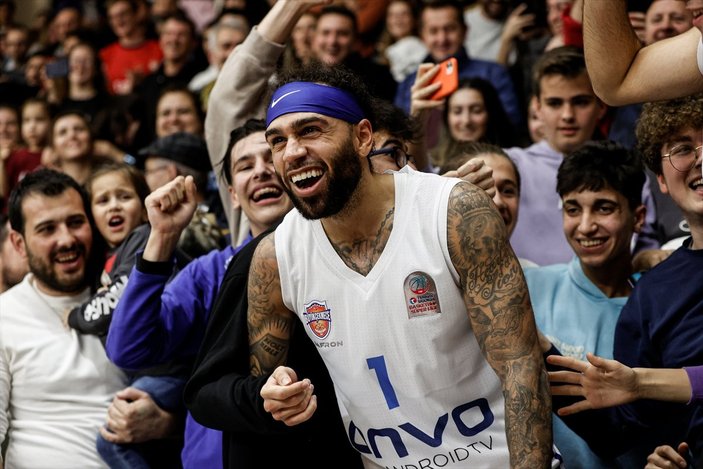 Anadolu Efes, Büyükçekmece Basketbol'a mağlup oldu