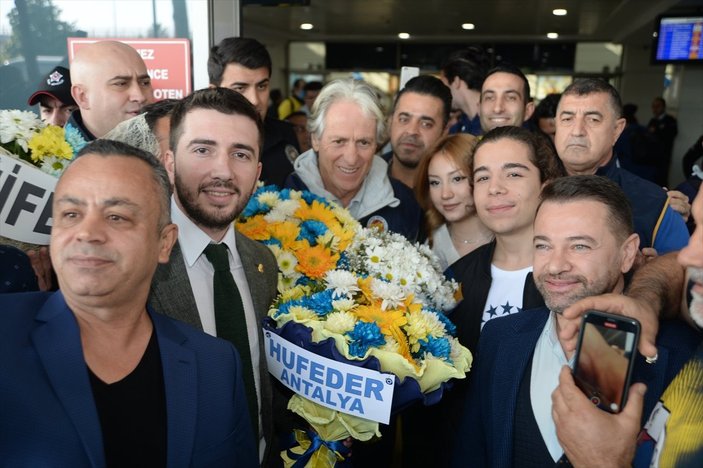 Fenerbahçe, kamp için Antalya'ya gitti