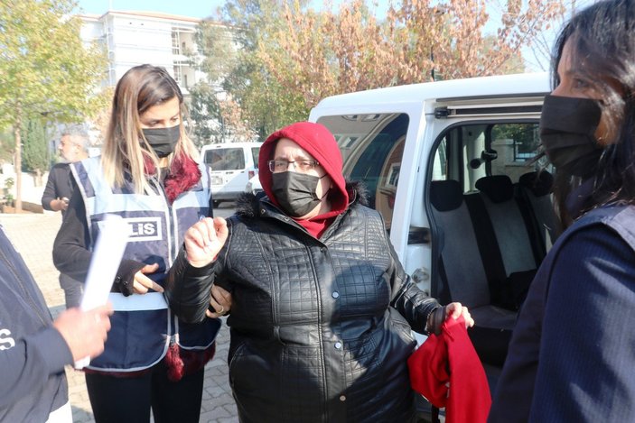 Antalya polisi, 16 ayrı suçtan aranan kadını yakaladı
