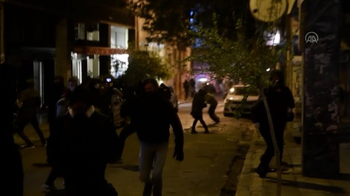 Yunanistan'da polis tarafından vurulan çocuk için protestolar sürüyor