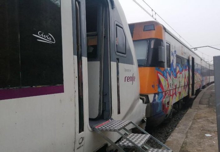İspanya'da trenler çarpıştı: 155 yaralı