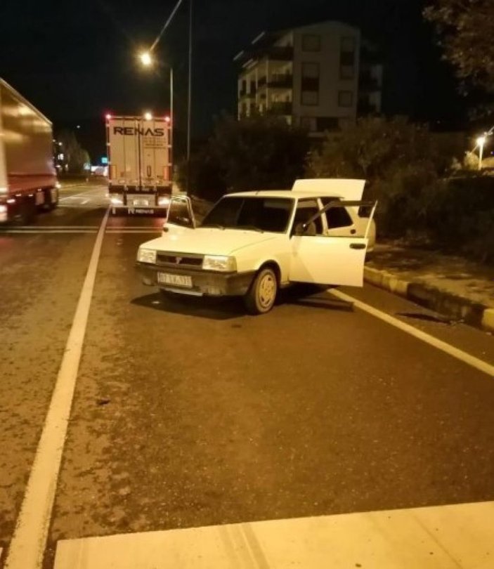 Antalya'da arkadaşının aracını gasbeden sürücü kaza yaptı