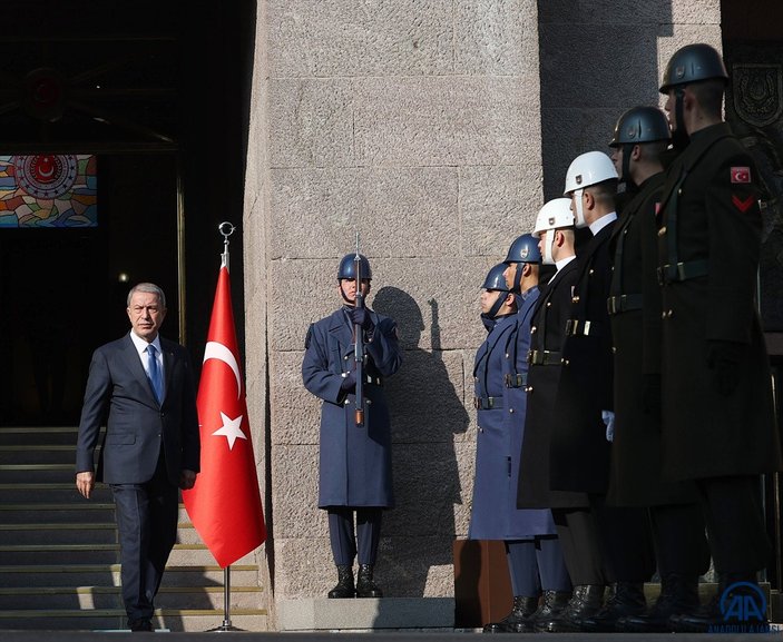 Hulusi Akar, Finlandiyalı mevkidaşı ile görüştü