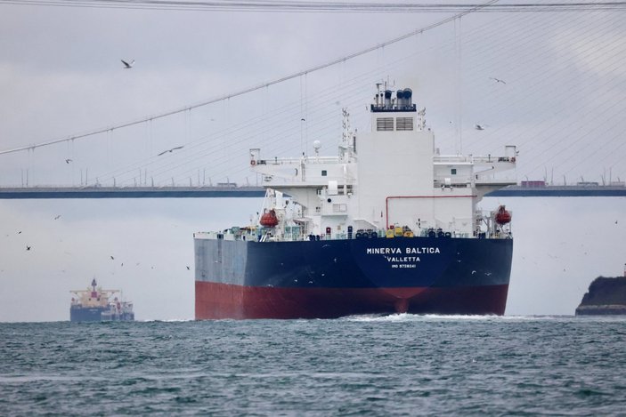 Batı, petrol tankeri trafiği nedeniyle Türkiye'yi hedef aldı