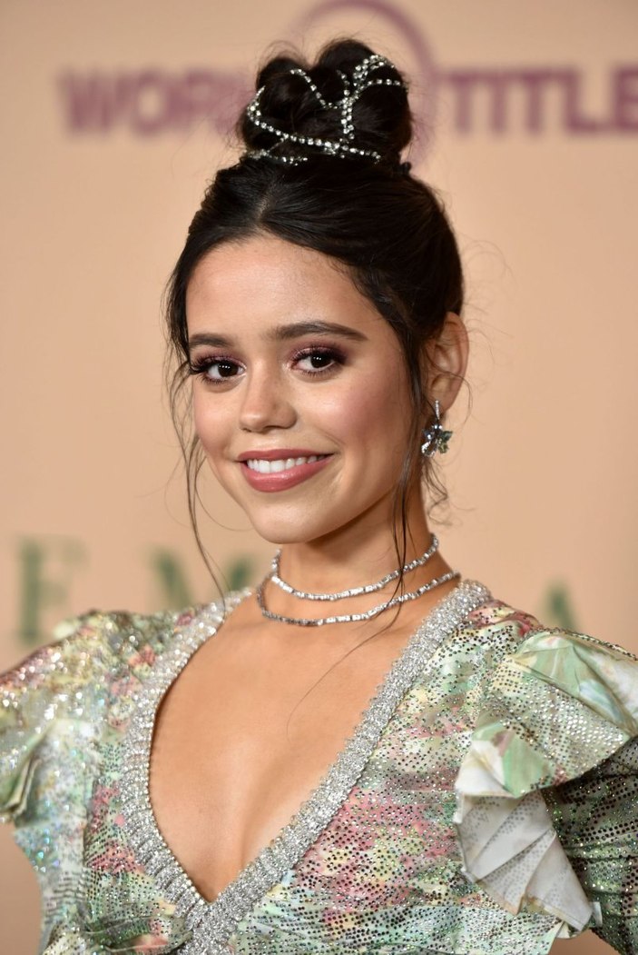 Wednesday'in yıldızı Jenna Ortega'nın sosyal medyadaki hali mest etti! 'Asi güzellik'