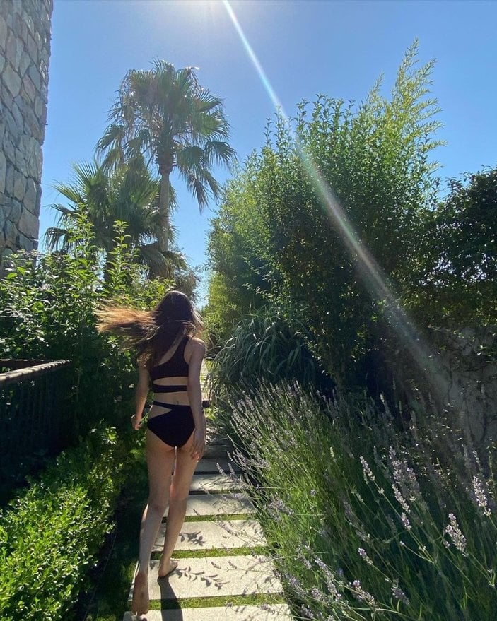 Kızılcık Şerbeti'nin Çimen'ini bir de Instagram'da görün! Ağaçların arasında bikinisiyle...