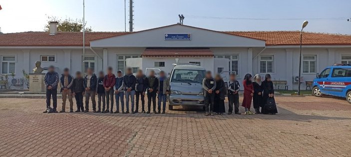 Gaziantep'te yakalanan 125 göçmen sınır dışı edildi