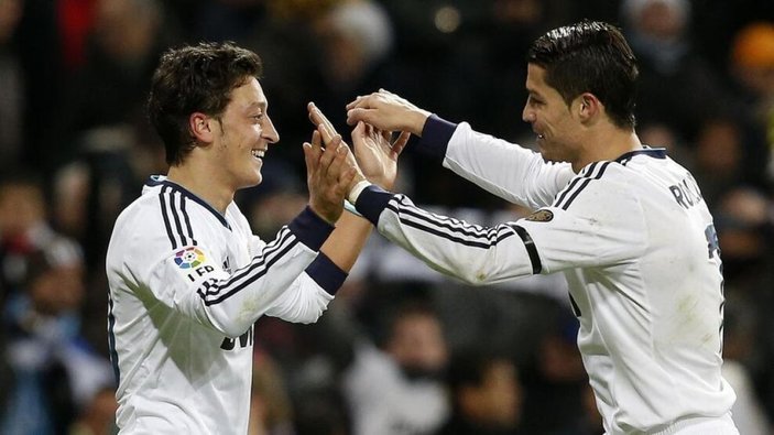 Mesut Özil: Ronaldo'ya biraz daha fazla saygı gösterilmeli