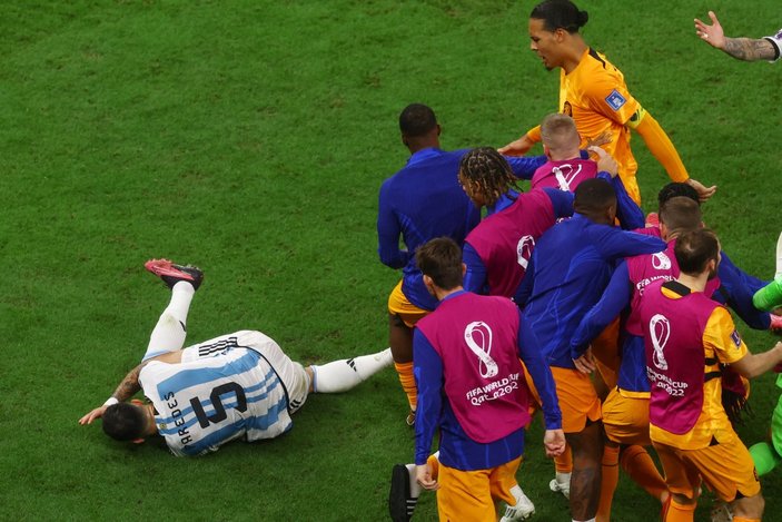 Hollanda'yı penaltılarda deviren Arjantin yarı finalde