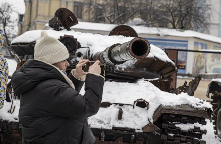 Rus tankları, Ukrayna'da sergileniyor