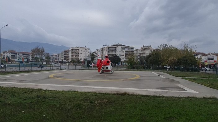 İzmir'de kalp krizi geçiren adamın yardımına ambulans helikopter yetişti
