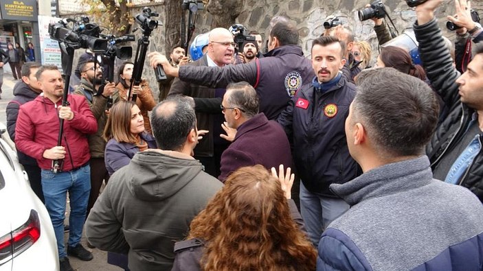 Diyarbakır'da HDP'li vekille polis arasında tartışma çıktı