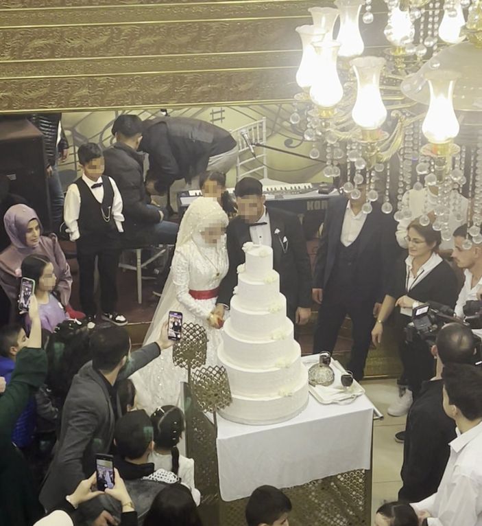 i Esenyurt'ta 15 yaşındaki kız çocuğunun düğününe polis baskını