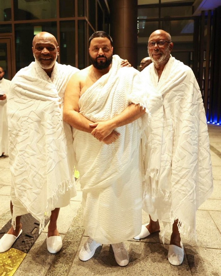 GÖZYAŞLARINI TUTAMADI! DJ Khaled, Mike Tyson ile gittiği Kabe’de gözyaşlarına hakim olamadı! 