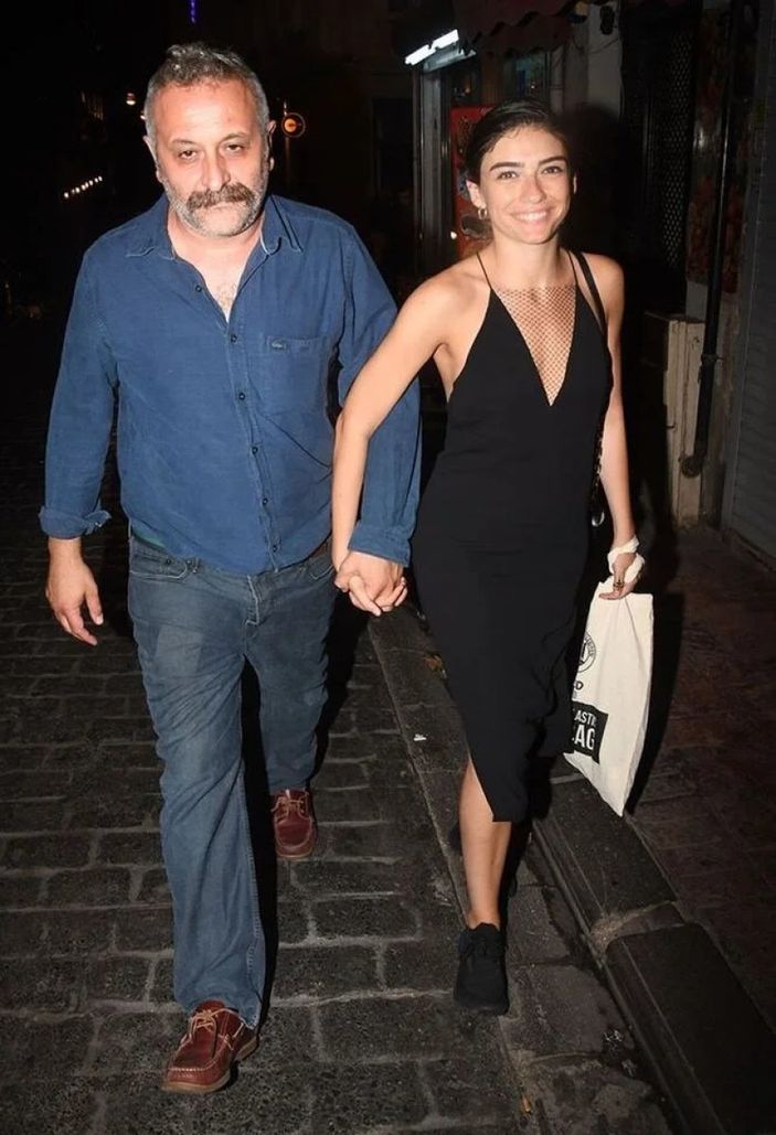 Hazar Ergüçlü ile Onur Ünlü ayrıldı