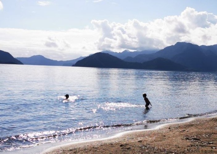 Muğla'da aralık ayında denize girdiler