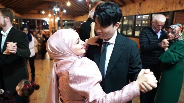 Rizeli Semanur’a aşık olan Güney Koreli, Müslümanlığı seçti 