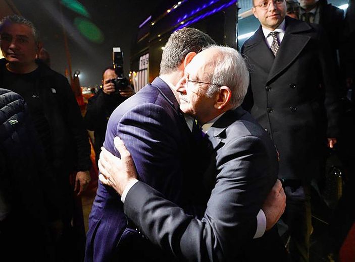Kılıçdaroğlu'ndan İmamoğlu'na: Moralini bozma, 16 milyon seni kucaklıyor