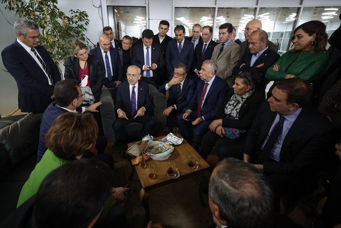 Kılıçdaroğlu'ndan İmamoğlu'na: Moralini bozma, 16 milyon seni kucaklıyor