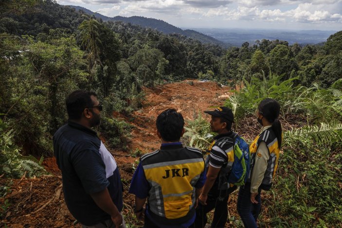 Malezya’daki toprak kaymasında ölü sayısı 21’e yükseldi