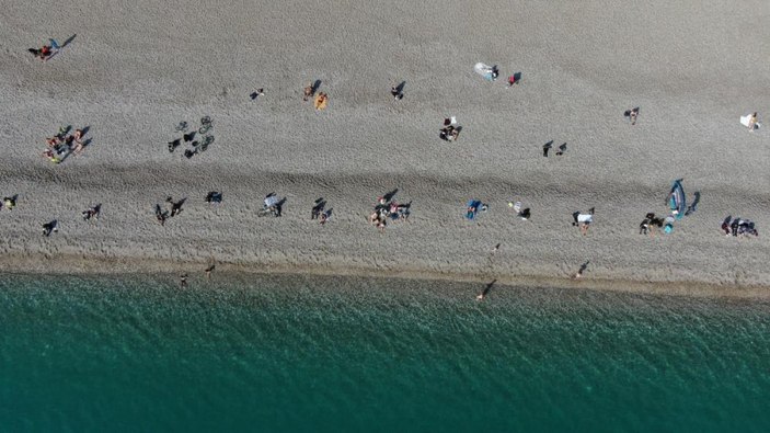 Antalya'da aralıkta da plajlar doldu