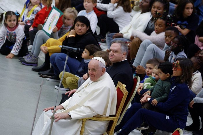 Papa Francis, istifa mektubunu 2013'te imzaladı