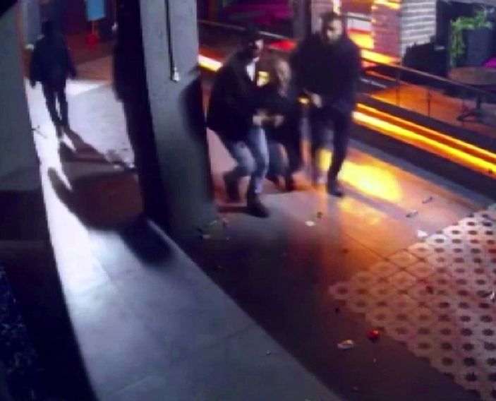 Sakarya'da 1 kişinin öldüğü alkollü mekanda silahlı çatışma anı