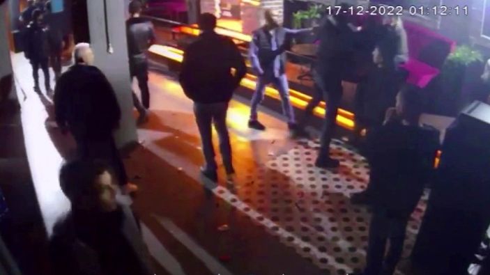 Sakarya'da 1 kişinin öldüğü alkollü mekanda silahlı çatışma anı