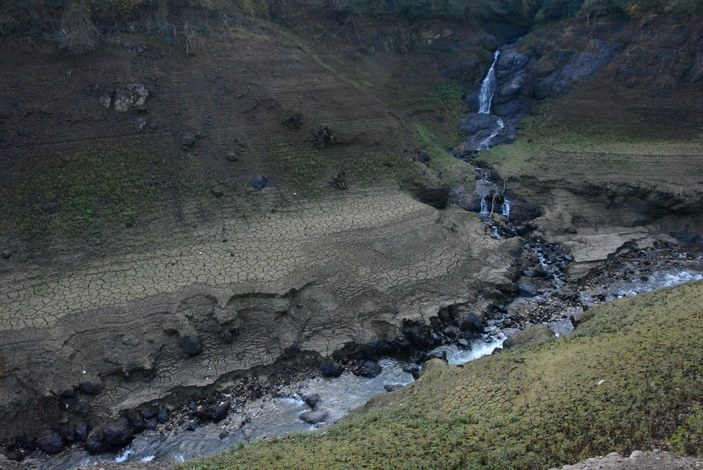 Yuvacık Barajı'nda su seviyesi yüzde 15'e geriledi 