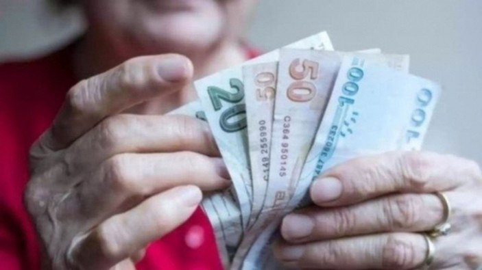 Emeklilere yılbaşı ikramiyesi verilecek mi? 2023 yılbaşı ikramiyesi ne kadar olacak?