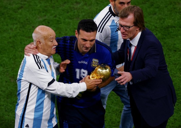 Dünya Kupası'nı yine yerli teknik adam kazandı