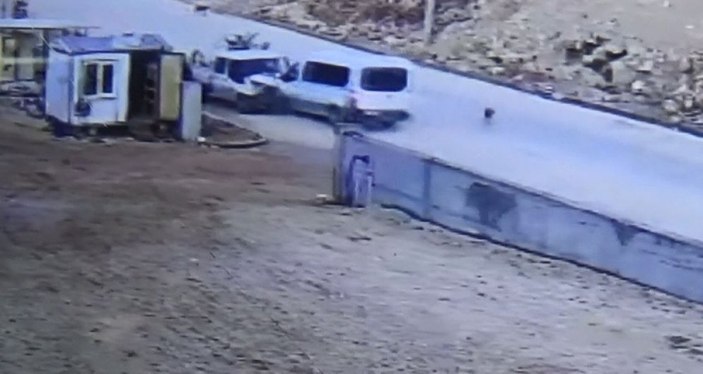 Gaziantep’te köpeğe çarpmamak için manevra yapan minibüs ölüme yol açtı