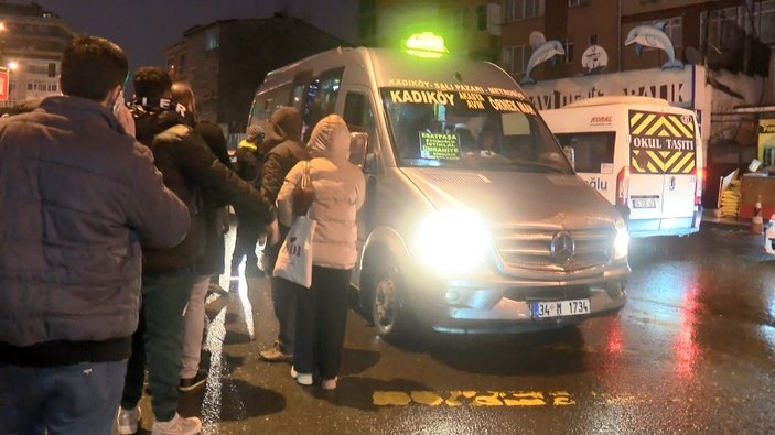 İstanbul’da, minibüsçülerin güzergah anlaşmazlığı yolcuları mağdur etti 