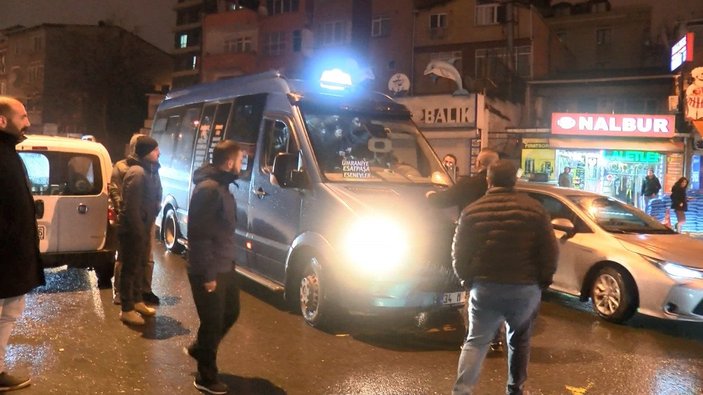 İstanbul’da, minibüsçülerin güzergah anlaşmazlığı yolcuları mağdur etti 