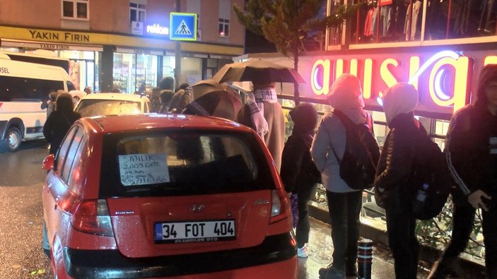 İstanbul’da, minibüsçülerin güzergah anlaşmazlığı yolcuları mağdur etti 