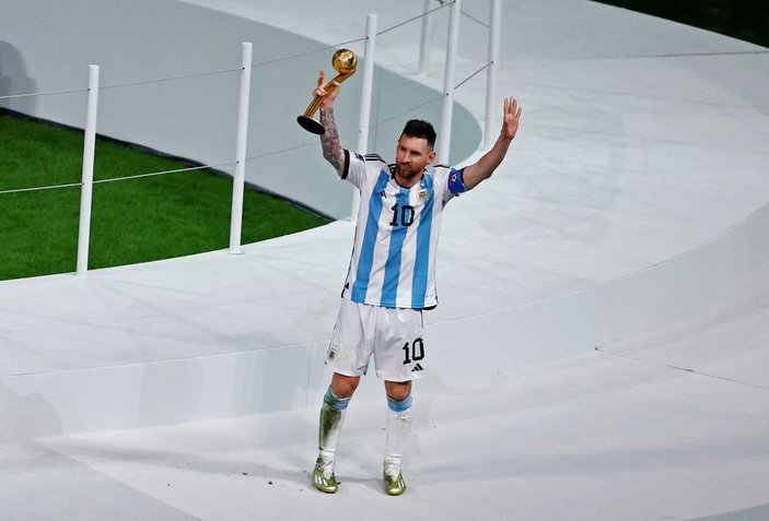Lionel Messi'den milli takım kararı: Şampiyon olarak devam edeceğim