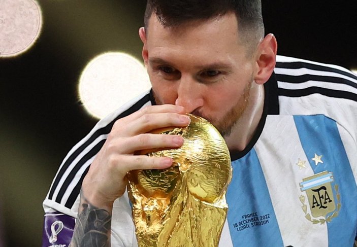Lionel Messi'den milli takım kararı: Şampiyon olarak devam edeceğim
