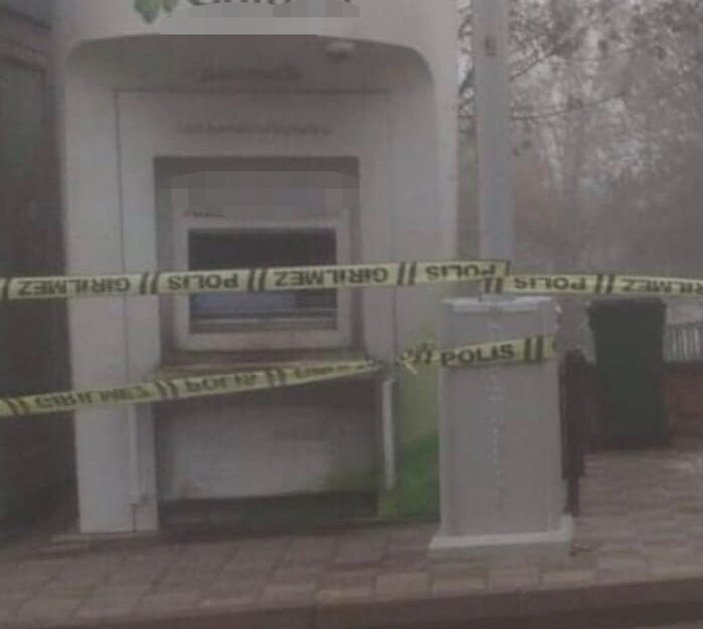 Siirt’te, 5 ATM ateşe verildi 